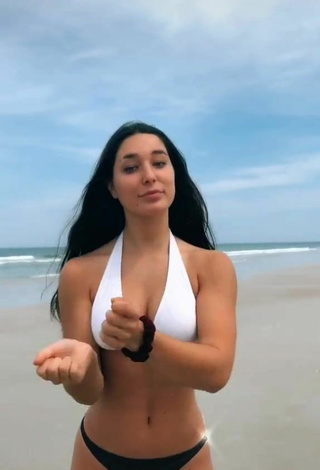 Maya Jakubowski (@mayajakubowski) #cleavage  #bikini  #bouncing boobs  #beach  «don’t worry we’re allowed to be...»