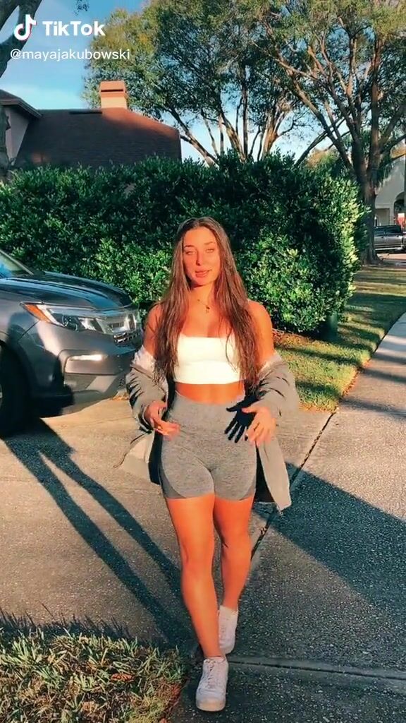 Maya Jakubowski (@mayajakubowski) #cleavage #crop top #white crop... «TYSM FOR 800k omg why we