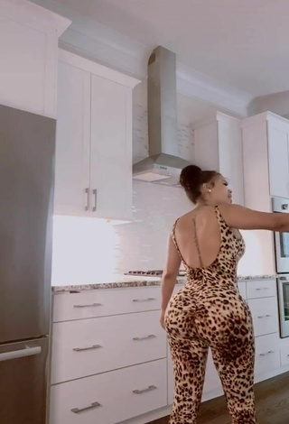 DreamDoll (@originaldreamdoll) #cleavage  #bodysuit  #leopard bodysuit  #tattooed body  #big boobs  «#turnaroundchallenge #deborahcox...»