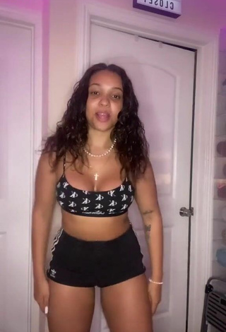River Bleu (@riverbleu) #cleavage  #crop top  #shorts  #belly button piercing  #booty dancing  #tattooed body  «every time the beat drop ‍♀️»