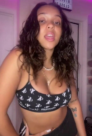 River Bleu (@riverbleu) #cleavage  #crop top  #shorts  #belly button piercing  #tattooed body  «i know you think about me when...»