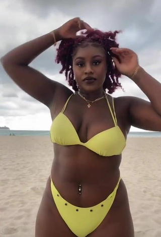 Skaibeauty (@skaibeauty) #cleavage  #bikini  #yellow bikini  #bouncing boobs  #belly button piercing  #beach  «I missed the sun so I guess I’ll...»