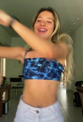 Carol Thome (@carolthome_) #crop top  #shorts  #booty dancing  #belly button piercing  #tattooed body  «Vou stalkear quem mais...»