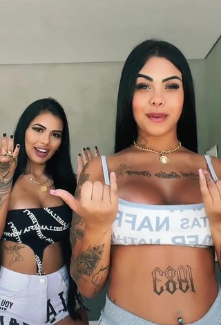 Nathi Rodrigues (@djnathii) #cleavage  #crop top  #belly button piercing  #tattooed body  #shorts  #booty dancing  «Já fez a dancinha de vocês...»