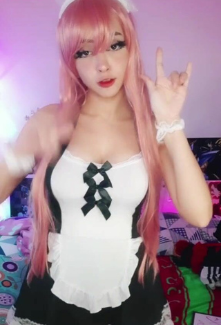 Itsmidna (@itsmidna) #cleavage  #dress  #bouncing boobs  #cosplay  «Aqui tienes tu Niko Ni xD Me...»