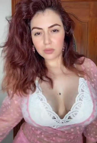 Jane Rocci (@jane_rocci_official) #cleavage  #crop top  #white crop top  #big boobs  #bouncing boobs 