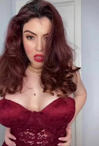 Jane Rocci (@jane_rocci_official) #cleavage  #big boobs 