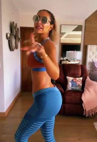 Ninel Conde (@ninelconde) #cleavage  #sport bra  #leggings  #booty dancing  «A poner la mejor actitud para...»