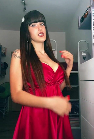 Alice Iori (@spadina) #cleavage  #dress  #red dress  #tattooed body 