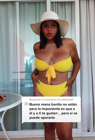 Adelaida Tassoni (@adelaidagonet) #cleavage  #bikini  #yellow bikini  #big boobs  #tattooed body  «Responder a @yobitavidal1 yo me...»