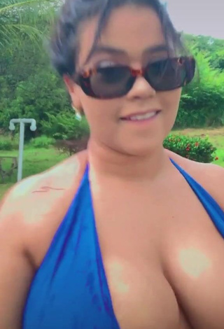 Allana Vasconcelos (@allanamartins_) #cleavage  #bikini  #blue bikini  #big boobs  #bouncing boobs  #swimming pool  «cade os nordestinos desse app!»