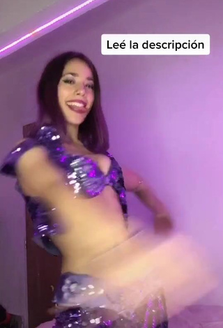 Dahiana Mendez (@dahimendezz) #crop top  #sequin crop top  #skirt  #booty shaking  «Si este video llega a 15k subo...»