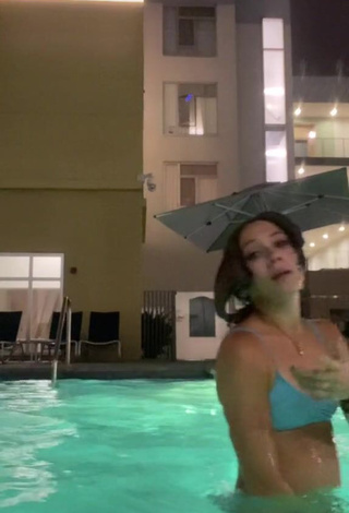 Abby Fenwick (@fenwickal) #cleavage  #bikini top  #blue bikini top  #swimming pool  #wet  «George Washington thirst trap»