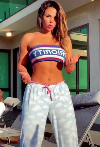 Gabily (@gabilyofc) #tube top  #pants  #booty shaking  «Hoje o tempo tá bom viu #foryou...»