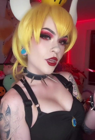 Holofox (@holofox) #cleavage  #tattooed body  #cosplay  «Bowsette ain’t playing games...»