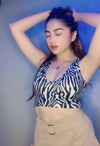 Lea Jane (@leajane05) #cleavage  #crop top  #zebra crop top  «Daming memories netong kantang...»