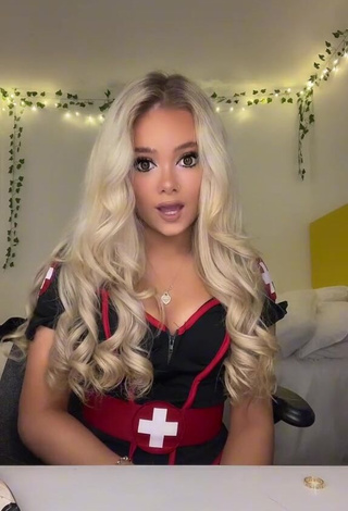 Laura Keane (@lolly_.xo) #cleavage  «halloween costume #2  #fyp #pov»
