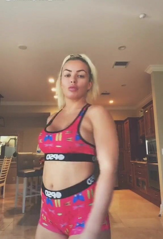 Mandy Rose (@mandyrose_wwe) #cleavage  #sport bra  #legging shorts  #butt  «I got it out the muscle  #fyp...»