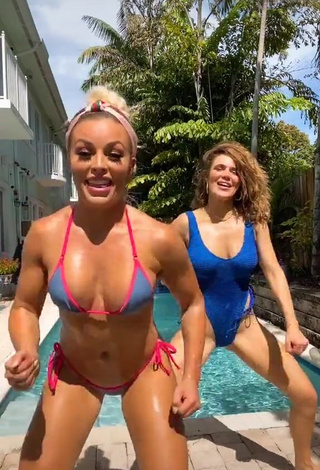 Mandy Rose (@mandyrose_wwe) #cleavage  #bouncing boobs  #swimming pool  «Gosh this one is so fast...»