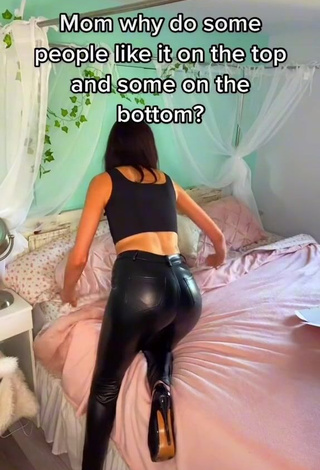 Natalie (@missnatalie420) #crop top  #black crop top  #butt  #pants  #leather pants  «Omg bunk beds #FYP #duet #comedy...»