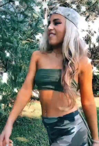 Morgan Moyer (@morgan_moyer) #tube top  #olive tube top  #belly button piercing  #pokies  #braless  #booty shaking  «From my drafts- also comment any...»