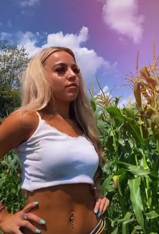 Morgan Moyer (@morgan_moyer) #crop top  #white crop top  #belly button piercing  #shorts  #jeans shorts  #booty shaking  «had some love\u002Fhate on the...»