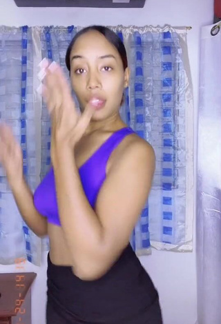 Nany Flow (@nanyflowhd) #cleavage  #sport bra  #blue sport bra  #skirt  #bouncing boobs  #booty dancing  «‍♀️‍♀️‍♀️ #NanyFlow #funnyvideos...»