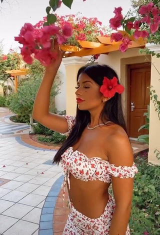 Sabrine Khan (@sabrine_khan) #crop top  #floral crop top  #skirt  #floral skirt  #sexy  «Paradise  @atriumhotels  #happy...»