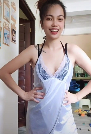 Sexymomsh (@sexymomsh) #cleavage  #dress  #white dress  #tattooed body  «Naimbag a bigat  bagong giseng...»