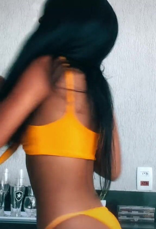 Thaina Amorim (@thaithaiamorim) #bikini  #yellow bikini  #bouncing boobs  «ACHEI O AUDIOOOO ib: @nilsonneto»