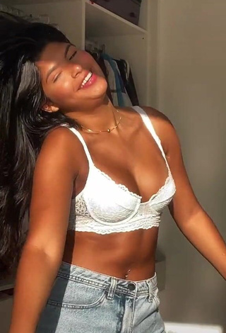 Thaina Amorim (@thaithaiamorim) #bra  #lace bra  #bouncing boobs  #white bra  «oi sumida | dc: @lucassluix_»