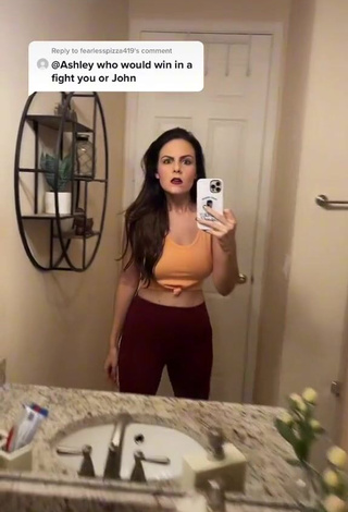 Ashley (@ashleybythesea) #crop top  #orange crop top  «Reply to @fearlesspizza419 Easy...»