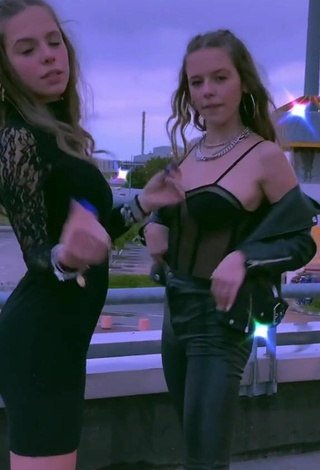 Greta & Alice Greali (@grealisisters) #dress  #black dress  #corset  #black corset  «Questo video mi da un senso di...»