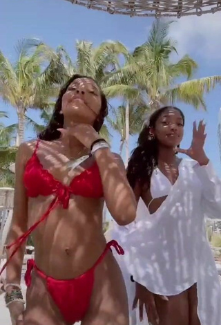 Jada Wesley (@jadawesleyy) #beach  #bikini  #red bikini  #white bikini  «your 3rd @ has to do this dance...»