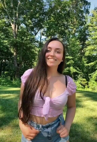 Julia Raleigh (@juliaaraleigh) #cleavage  #crop top  #purple crop top  «This took us a 100 times so yes...»