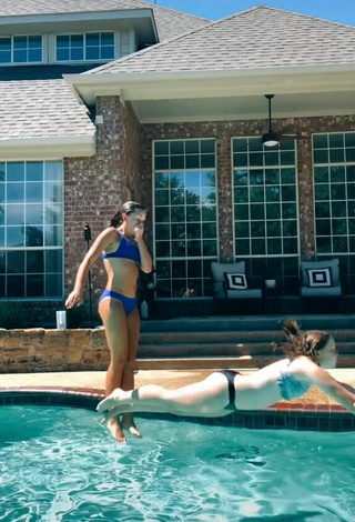 Kallie Hardin (@kalliehardin) #swimming pool  #bikini  «hardest tik tok we have ever...»