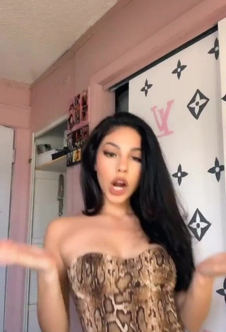 Destiny Salazar (@dessmx) #top  #snake print top  #booty shaking  #bouncing boobs  «okay but my parents were rushing...»