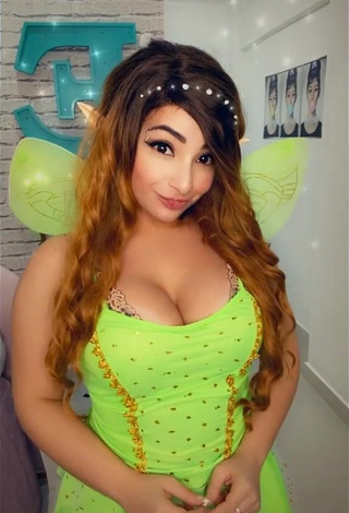 Emanuelly Raquel (@emanuelly_raquel) #cleavage  #big boobs  #cosplay  #dress  #green dress 