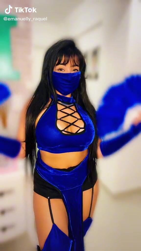 Emanuelly Raquel (@emanuelly_raquel) #cosplay #crop top #blue crop top