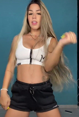Andressita Chegou (@euandressacassiaa) #crop top  #white crop top  #shorts  #black shorts  #cleavage  #booty shaking  «A mamãe tá como !!! 7 meses on...»