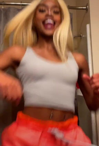 Ffrenchieeee (@ffrenchieeee) #crop top  #white crop top  #belly button piercing  #booty shaking  «i really like this dance»