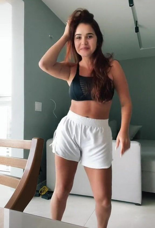 Gizelly Bicalho (@gizelly.bicalho) #black sport bra  #sport bra  #shorts  #white shorts  #booty shaking 