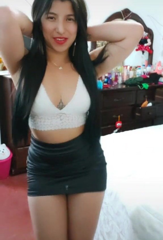Jenny Zambrano (@jenny.zambrano.242) #red lips  #crop top  #white crop top  #skirt  #black skirt  #booty shaking  «#sensual #ecuador #»