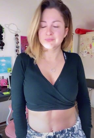 Katia Brivio (@katiabrivio) #sexy  #cleavage  «NUOVO VIDEO SU YOUTUBE Vi piace...»