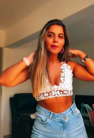 Maria Nunes (@marianunes2) #crop top  #white crop top  #cleavage  «Desculpem estou viciada nesta...»