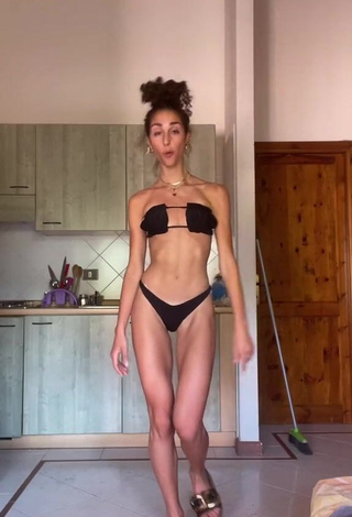 Rebecca Orsolini (@rebecca.orsolini) #bikini  #black bikini  #booty shaking  «Okay cool»