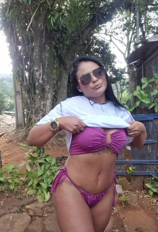 Renee Blimgiz (@reneeblimgiz) #bikini  #violet bikini  #top  #white top  #booty shaking 