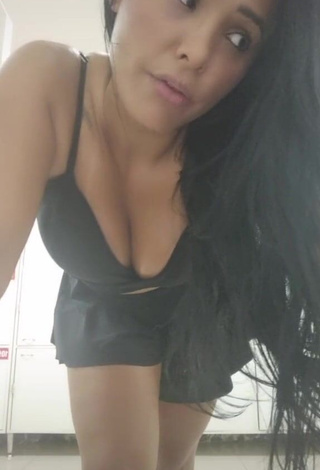 Renee Blimgiz (@reneeblimgiz) #cleavage  #sexy  «#reneeblimgiz #gringadelicada...»