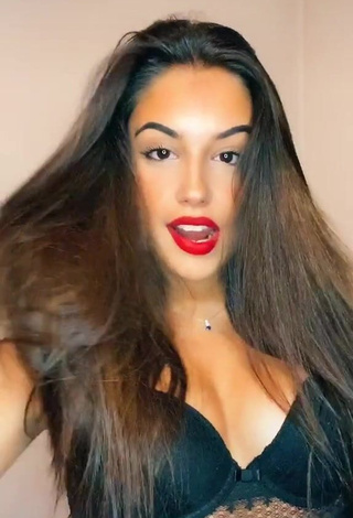 Sofia Chawki (@sofiachawki) #red lips  #cleavage  #sexy  «#fyp»
