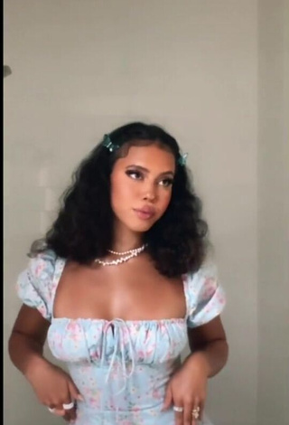 Hot & Nude: Asia Monet Ray (@asiamonetrayyy) - Videos
